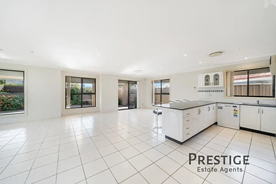 1 Kelman Close, Edensor Park, NSW 2176, 3 slaapkamers, 2 badkamers, House