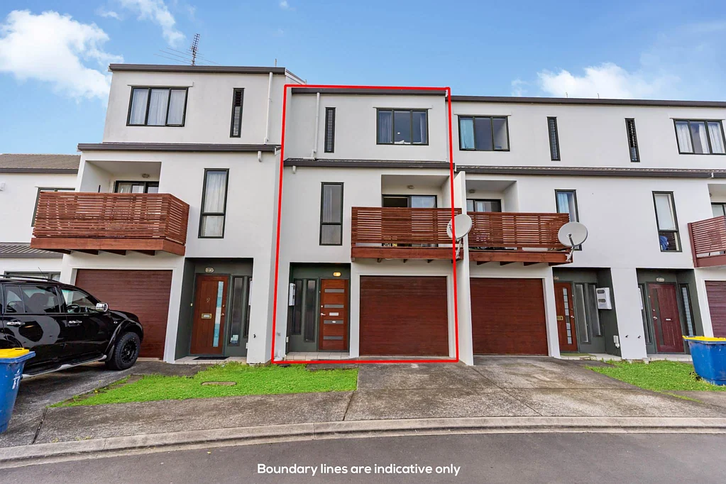 Three bedroom townhouse with peaceful outlook