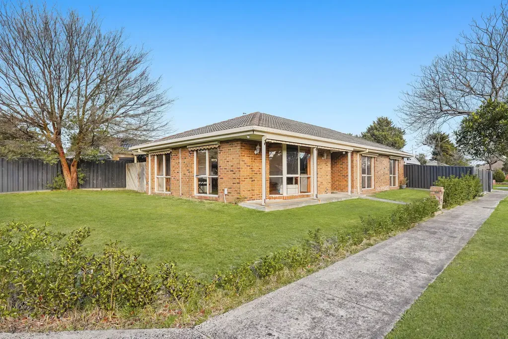 Narre Warren 3બેડરૂમ Superb Corner Opportunity in the Heart of The Oatlands Estate!!