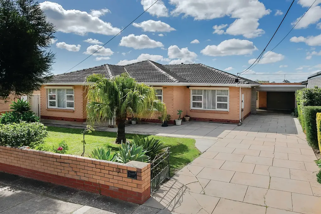 1 Karrawirra Avenue, Rostrevor, SA 5073