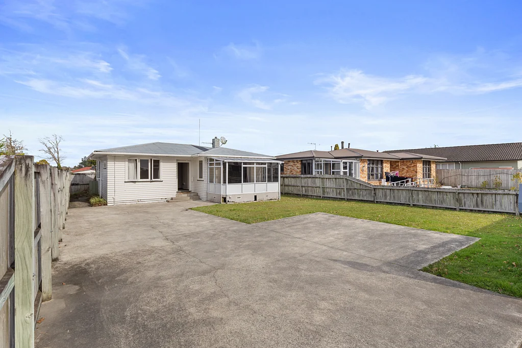 Melville 2房  Live in or renovate - Endless potential
