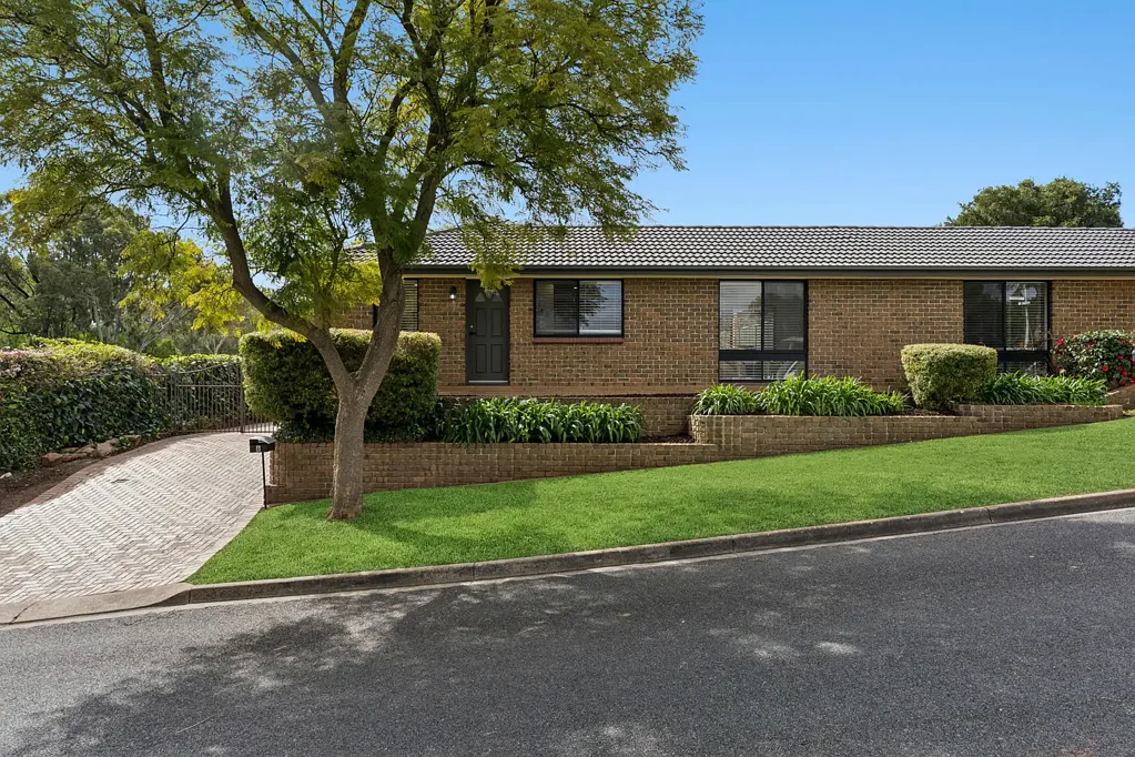 Wynn Vale 3બેડરૂમ Light, Bright & Beautifully Updated – Reserve Views in the Heart of Wynn Vale