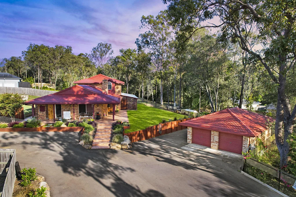 26 Honeyeater Crescent, Moggill, QLD 4070