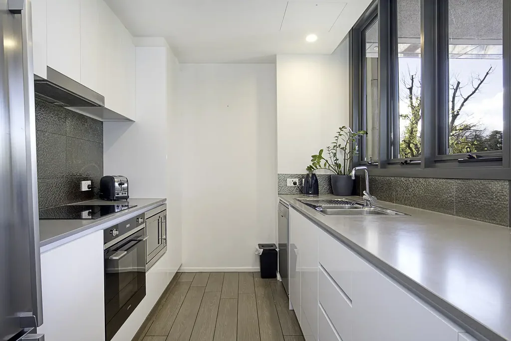 Warm and sunny furnished apartment - 2 Bedrooms + full study
