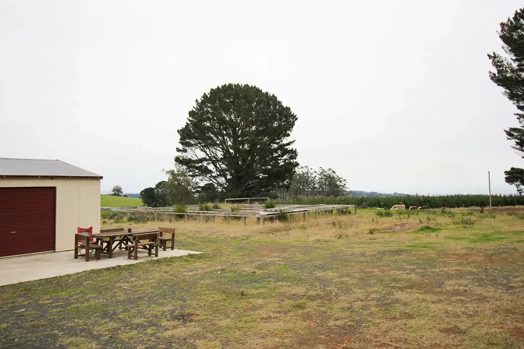 Blackwarry Blackwarry Beauty – 8.2 acres of stunning hill views.

Grand Ridge Rd Hilltop land. Views and Vistas
