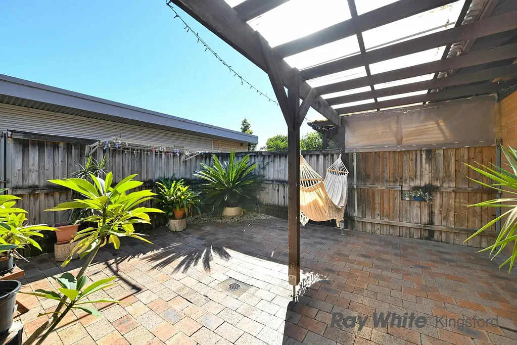 Matraville 3 Slaapkamer Full Brick Townhouse With 2 Courtyards - Total Area 170 Sqm