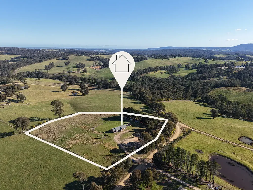 Clifton Creek 4 Bedroom Rural Charm, Space & Lifestyle in Picturesque Clifton Creek