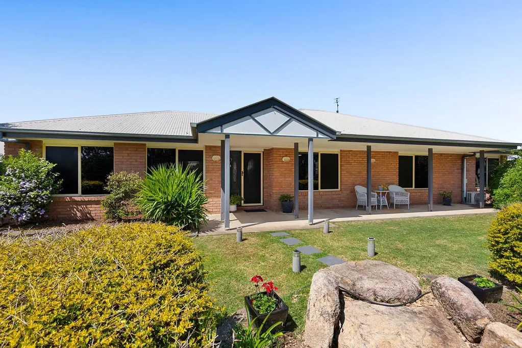 18 Parkland Drive, Crows Nest, QLD 4355