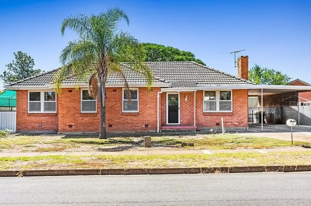 Modern Comfort 3-Bedroom, 1-Bathroom Home for Rent in the Heart of Elizabeth North