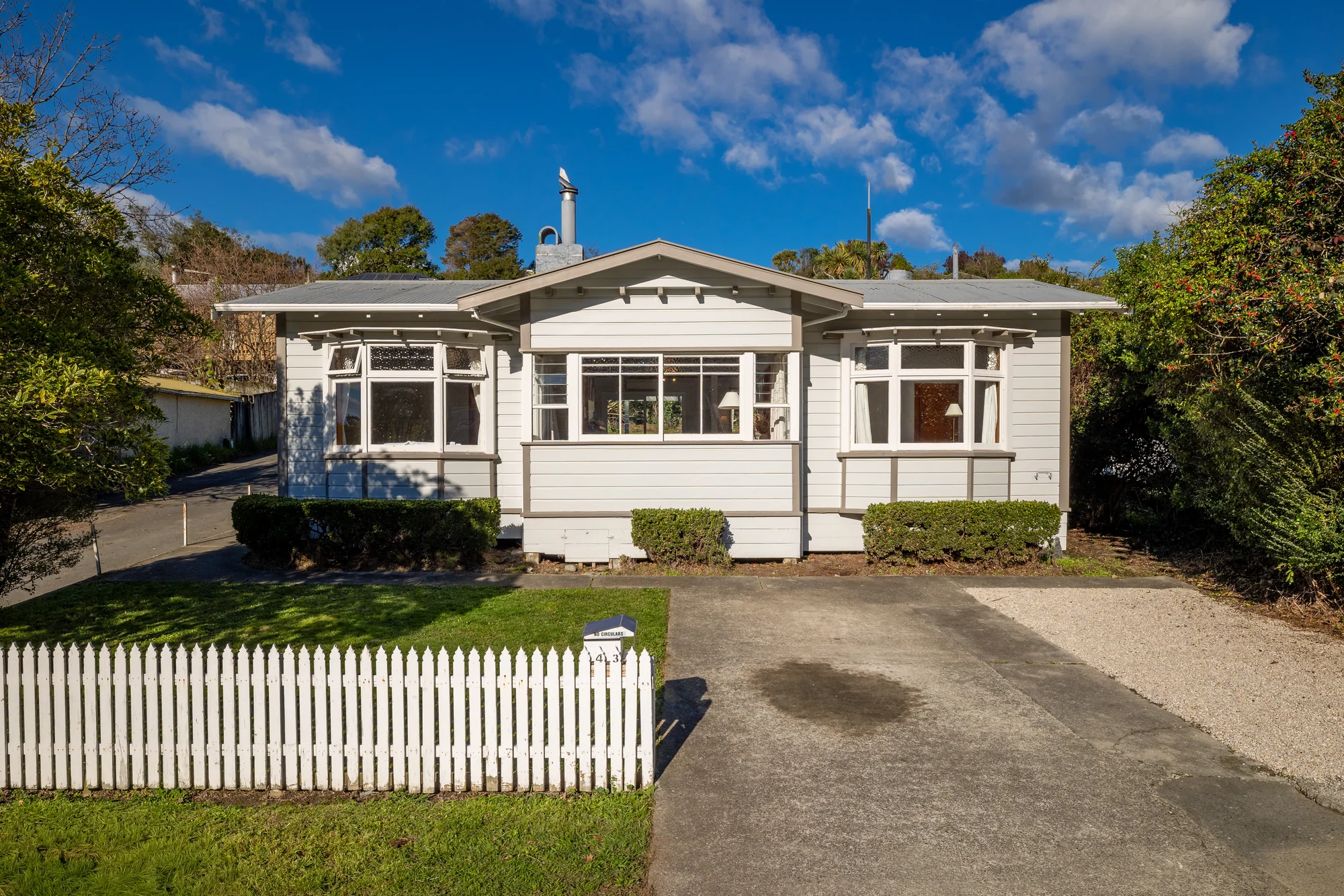 Toi Toi 3房  Modernised Bungalow - Time to Go!