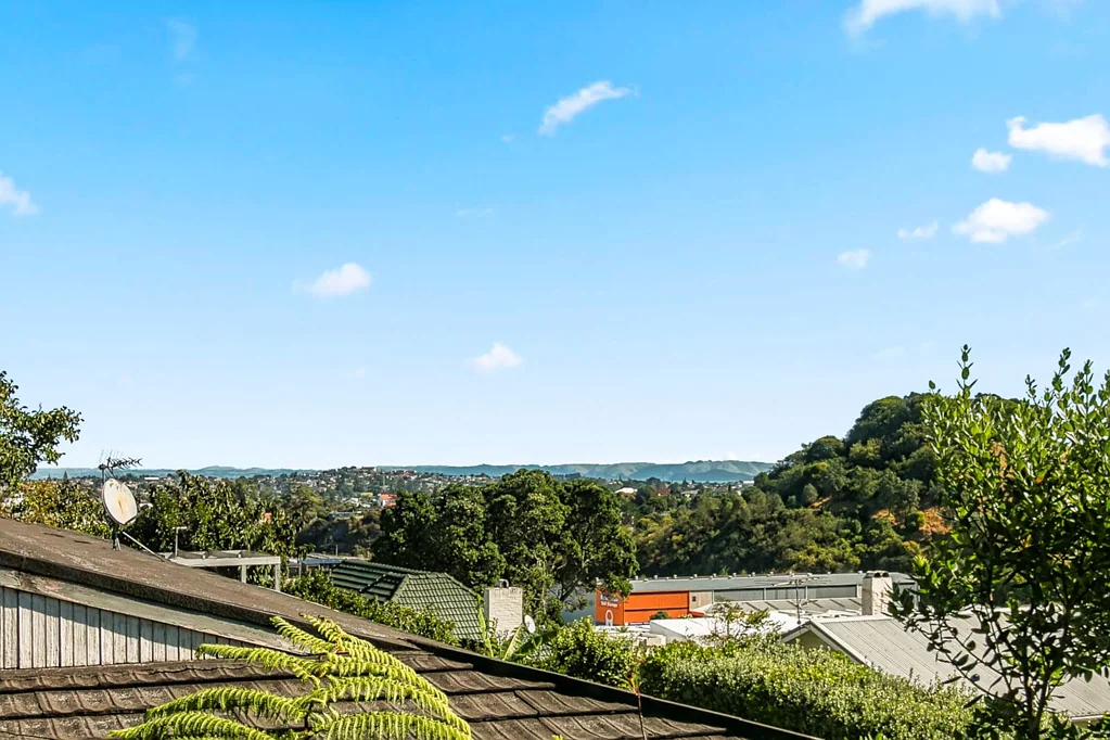 Mount Eden 2Kwarto VENDOR SAYS SELL THIS MONTH - OTHERWISE RENT IT!