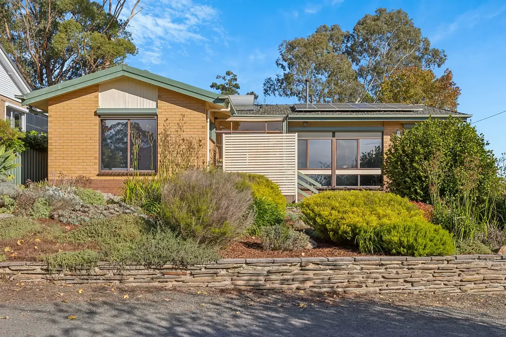 Lobethal 3બેડરૂમ An Immaculate Time Capsule with Magical Views