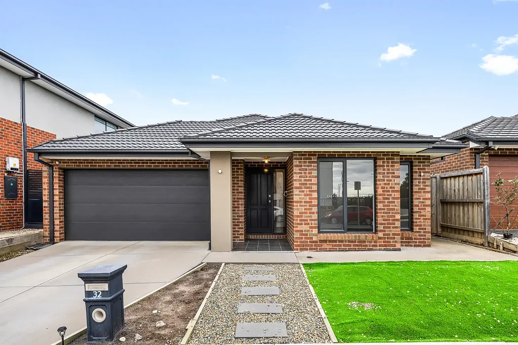 Spacious 4-Bedroom Family Home in Prime Clyde North Location