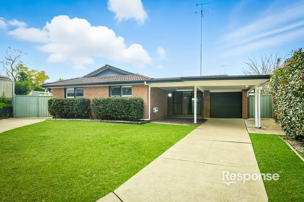 South Penrith 3 Bedroom Fresh Feel, Quiet Street, Move-In Ready – Call Today!