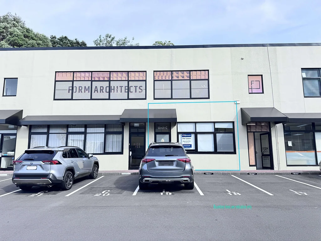 Newmarket High-Exposure Office/Showroom on Khyber Pass Road