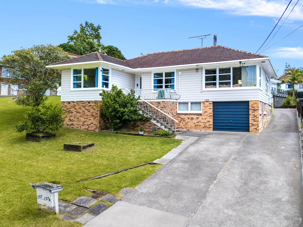 Te Atatu South 3침실 Backyard Bliss with Extra Rumpus Room!