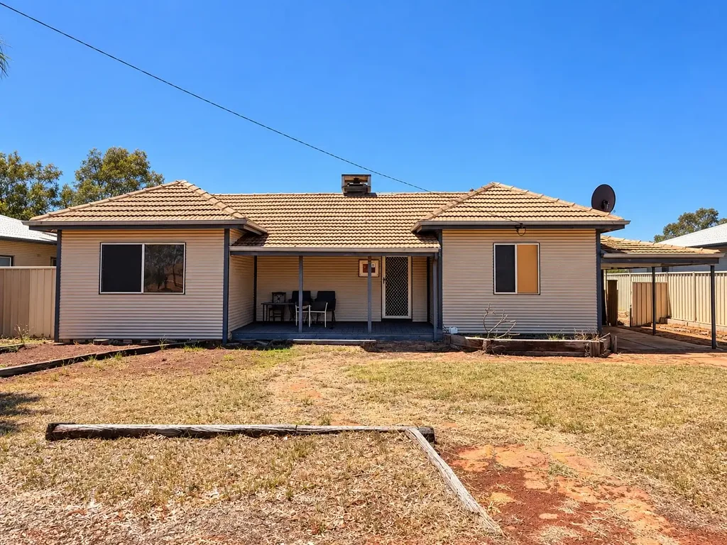 Mullewa 3ਬੈੱਡਰੂਮ 3 Bedrooms, 2 Bathrooms & Storeroom - Fully Furnished, Walk In Walk Out!