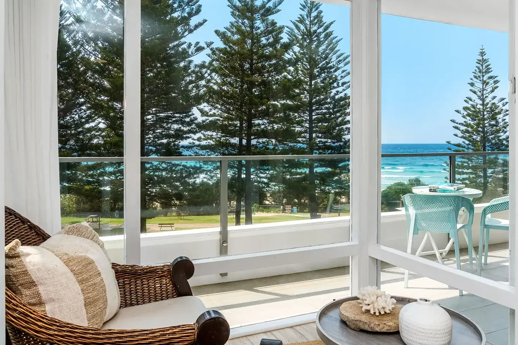 Coolangatta 2ਬੈੱਡਰੂਮ BEACHFRONT LIVING AT RAINBOW BAY - RAINBOW PACIFIC