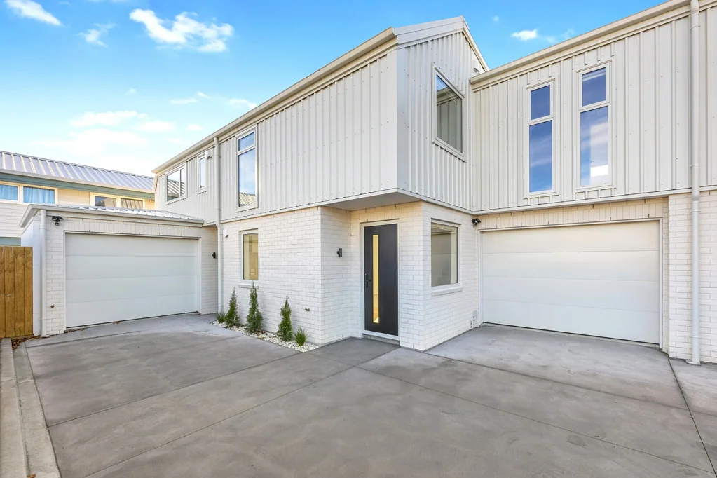 Brand New Fresh Townhouse!