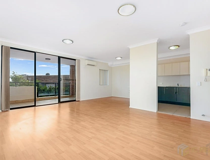 22/2-8 Kitchener Avenue, Regents Park, Parramatta (Northwest suburbs), 2部屋, 2バスルーム, Apartment