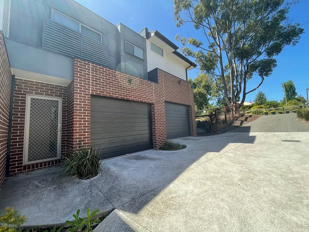 Cosy 2 Bedroom Town House Quiet Location
