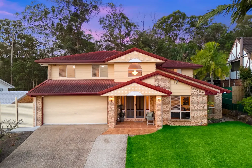 Springwood 5部屋 Private Bushland Retreat with Ultimate Entertaining & Family Space