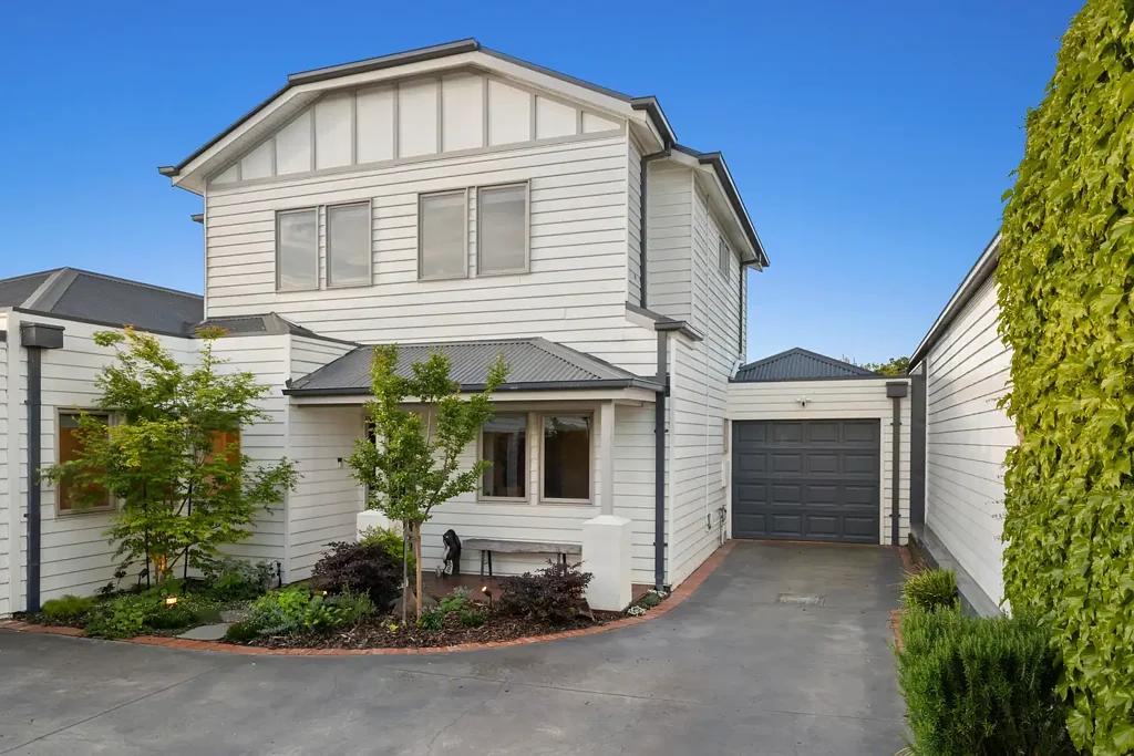 Hughesdale 4कमरा Townhouse Ease and Inviting Warmth