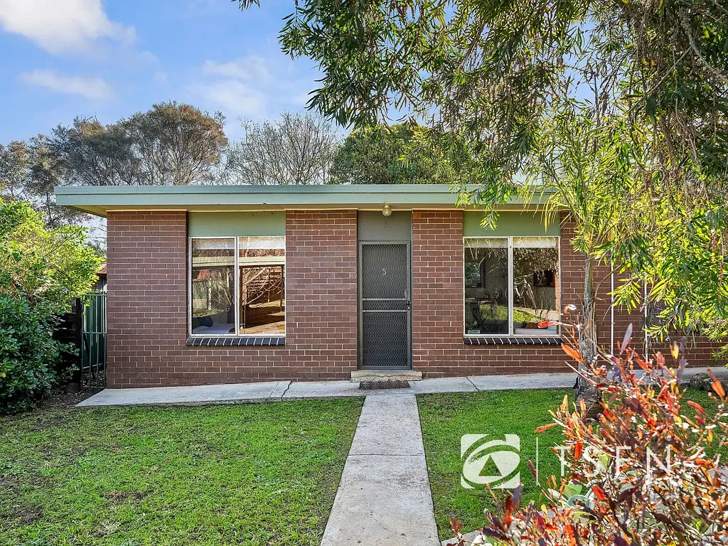 Kennington 2房  Kennington 2 Bedroom Brick Unit, Refreshed and Updated.