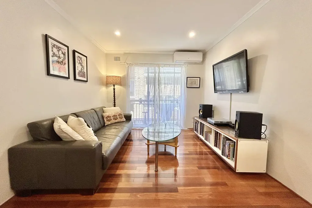 Stylish Apartment | Ideal Location