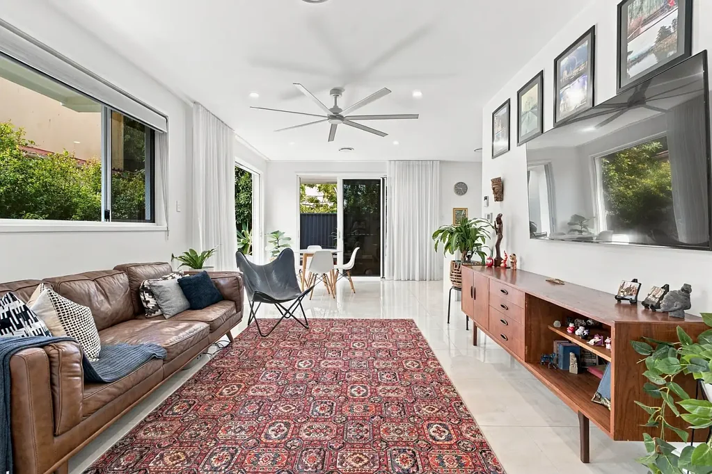 Southport 4房  6 YEAR OLD OVERSIZED LUXURY TRIPLEX | NO BODY CORPORATE