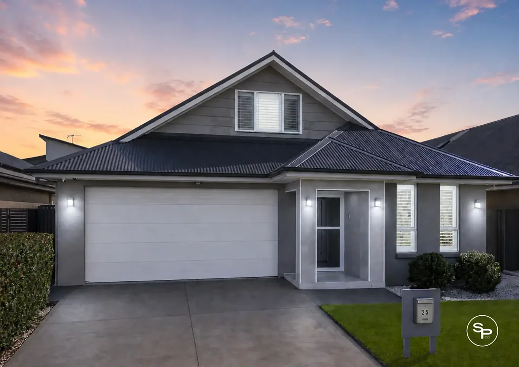 Oran Park 4 Slaapkamer Loft-Style Living with Functionality and Space