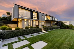 85 Glenstrae Road, Redcliffs