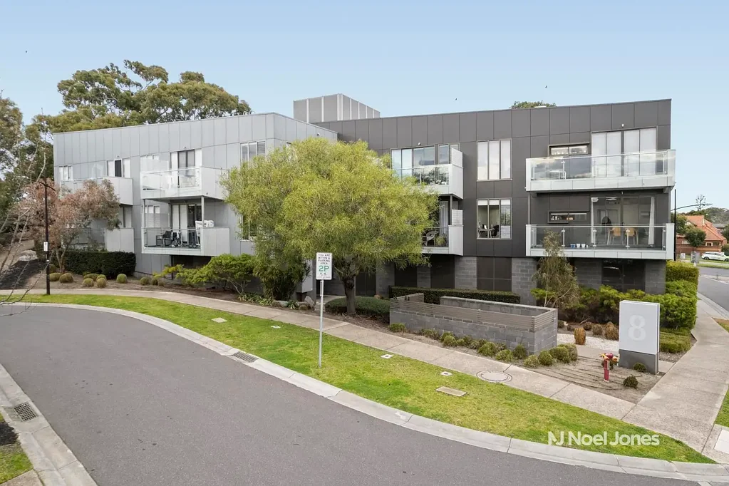 Burwood 2 Bedroom Enjoy The Lifestyle Or Returns
