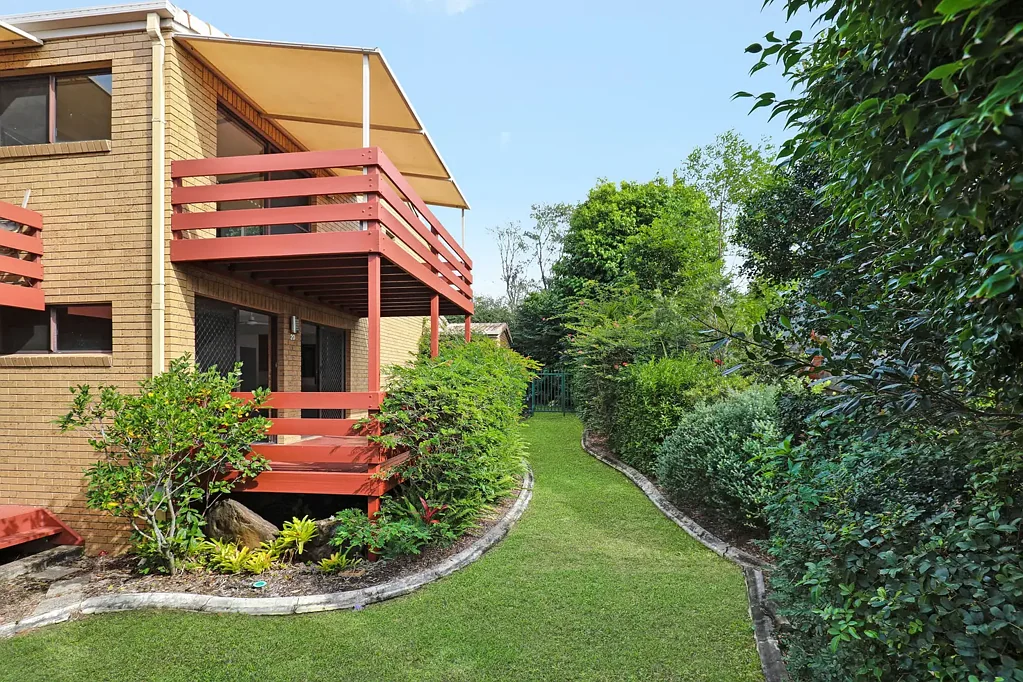 Battery Hill 3 Slaapkamer 3 Bedroom Townhouse requires renovation!