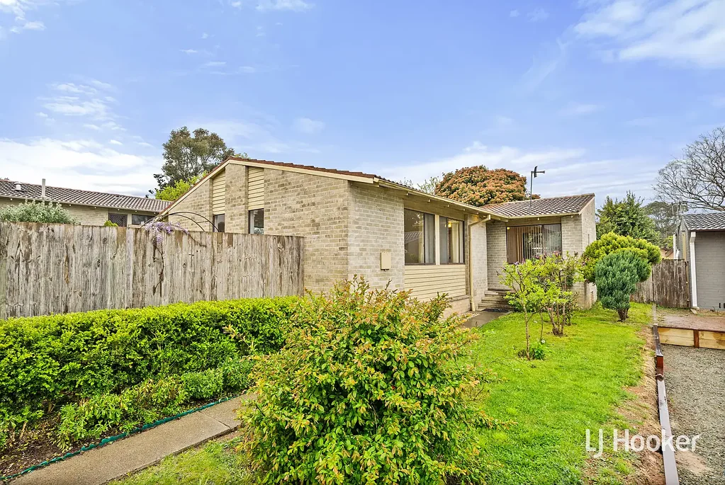 9 Donnison Place, Charnwood, ACT 2615