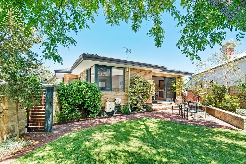 6 Brennan Street, Fremantle, WA 6160