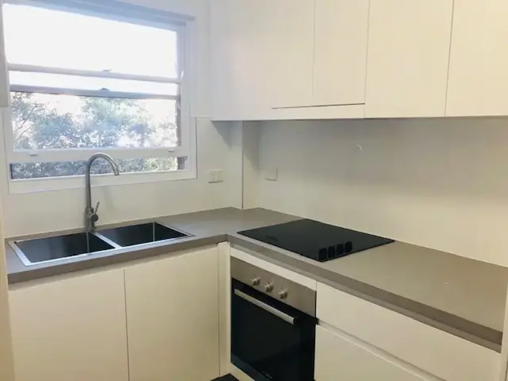 Stylishly 3-Bedroom Apartment in the Heart of Oatley