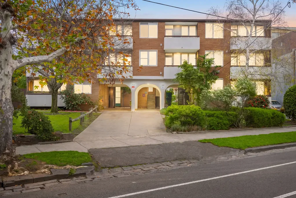 Moonee Ponds 3침실 Generous Three-Bedroom Living Opposite Queens Park