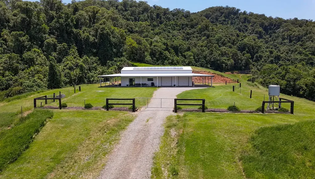 Private Living with Stunning Mountain Views