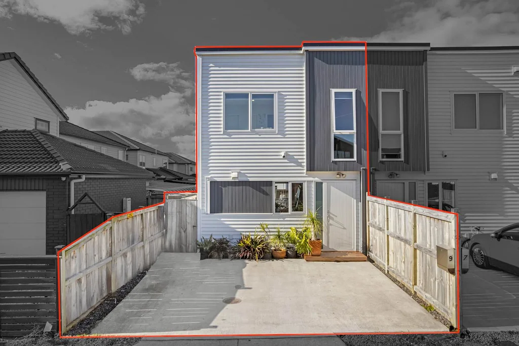 Flat Bush 2 Bedroom Charming & Affordable Home in Flat Bush