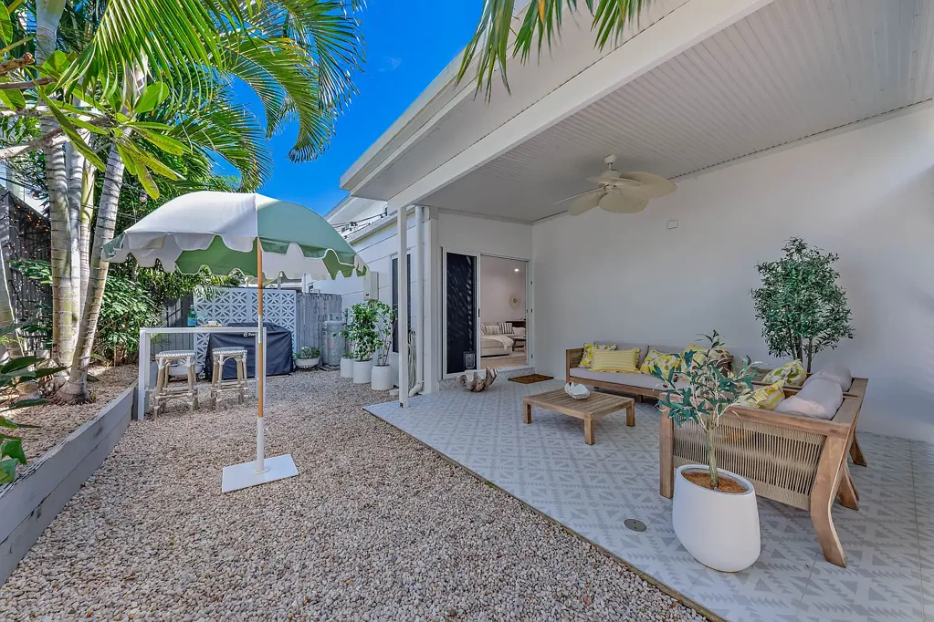 Cannonvale 3 Slaapkamer Spacious Townhouse with Quality Coastal Finishes & Tropical Alfresco