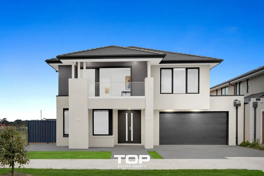 Perfect Blend of Comfort and Convenience in Clyde’s Five Farms Estate!