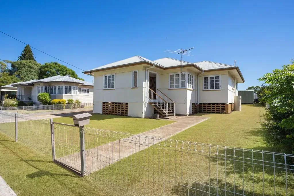 7 Schelbach Street, Booval, QLD 4304