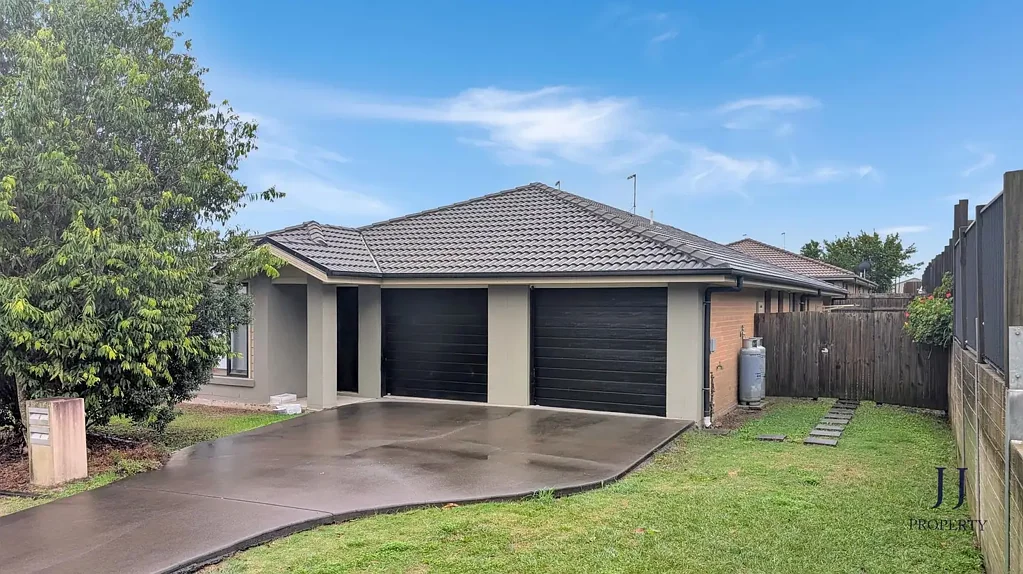 Redbank Plains 5房 576m2商住两用 4卧带套间 长期租户稳定 收益潜力巨大 地段便利通达 Dual-Income Investment Totalling $940 Per Week