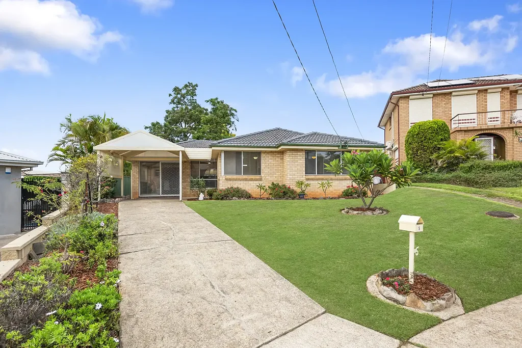 5 Saxon Place, Constitution Hill, NSW 2145