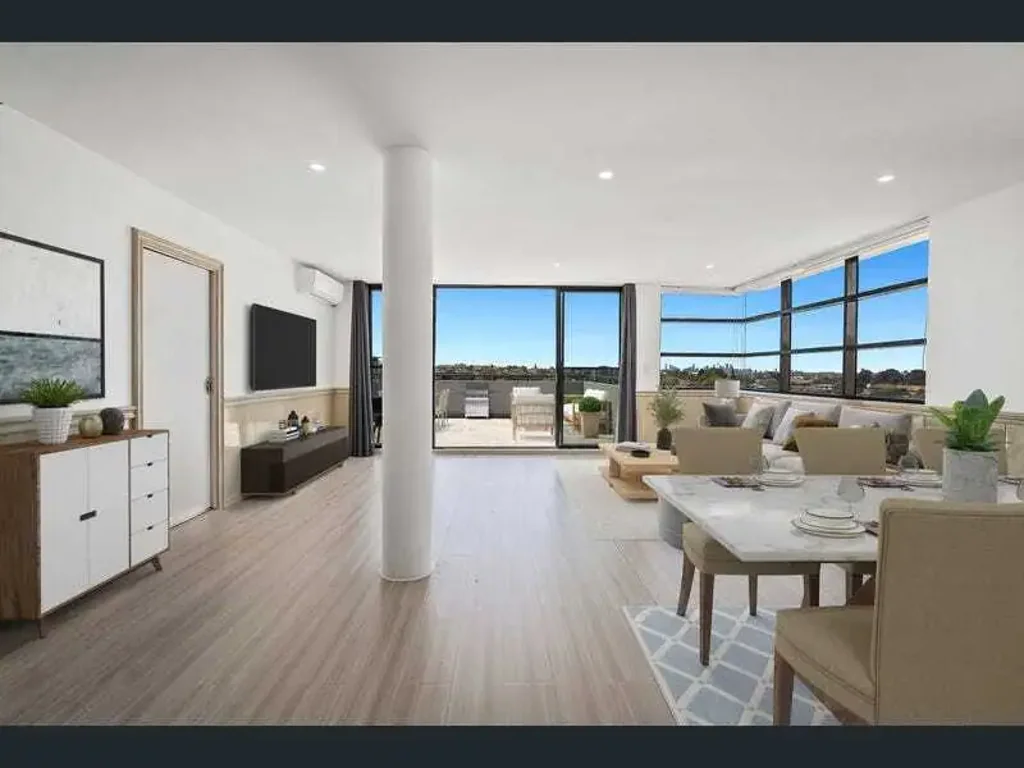 Beautiful penthouse for rent in the heart of Rockdale