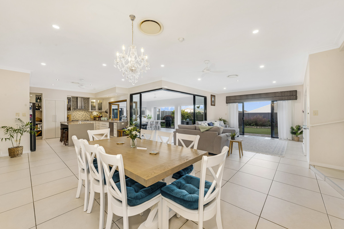 15 PANORAMIC WAY, BARGARA QLD 4670, 0 chambres, 0 salles de bain, House