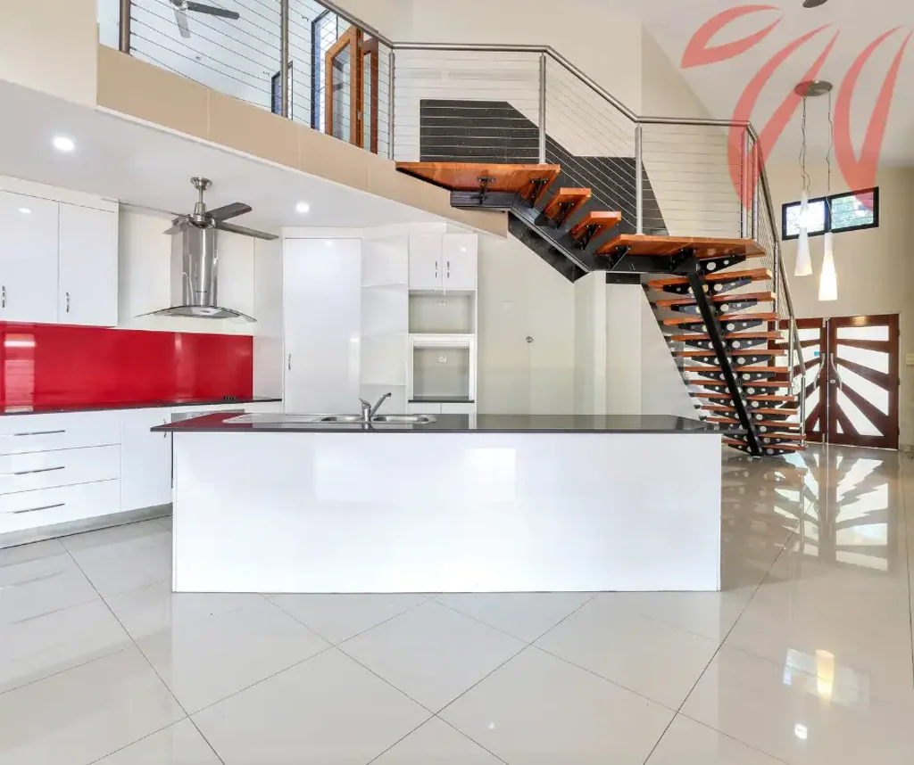 BEAUITFUL 5 BEDROOM HOME IN LYONS!!!