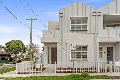 Pascoe Vale 2कमरा Brand New, Luxurious Townhouse
