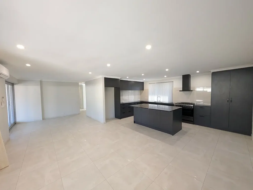 SPACIOUS 3x2 FAMILY HOME PLUS THEATRE!